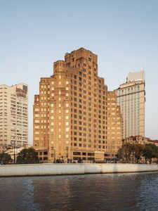 上海大厦(原百老汇大厦) - 历史老房子封面图